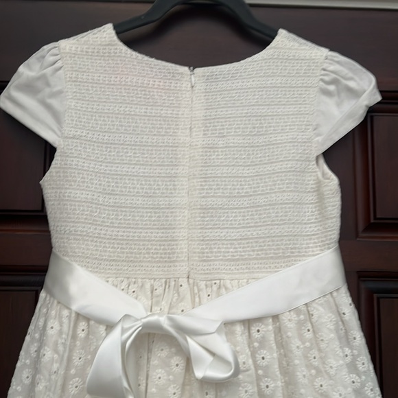 Hollie Hastie Clara Smocked Floral Embroidered Cotton Girls Dress. Sizes 9-10 - Picture 5 of 7